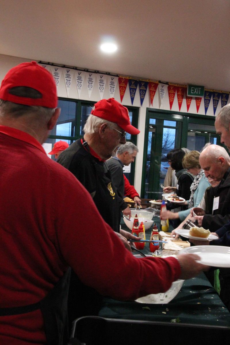 Lions Club serve dinner